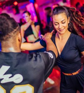 WEEK-END INTENSIF BACHATA : FIND YOUR FLOW {{brizy_dc_image_alt imageSrc=